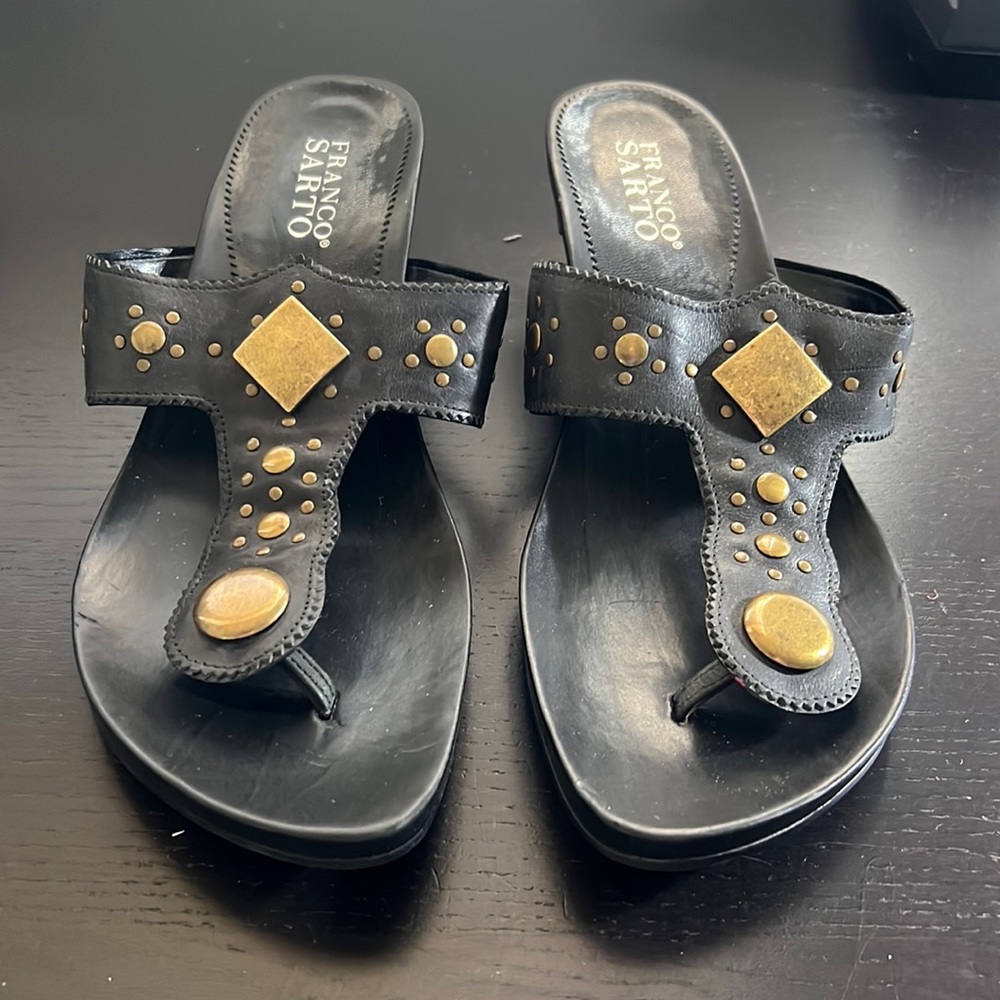 Franco Sarto Slip On Sandal Leather Size 9 1/2 Black With Brass Trim